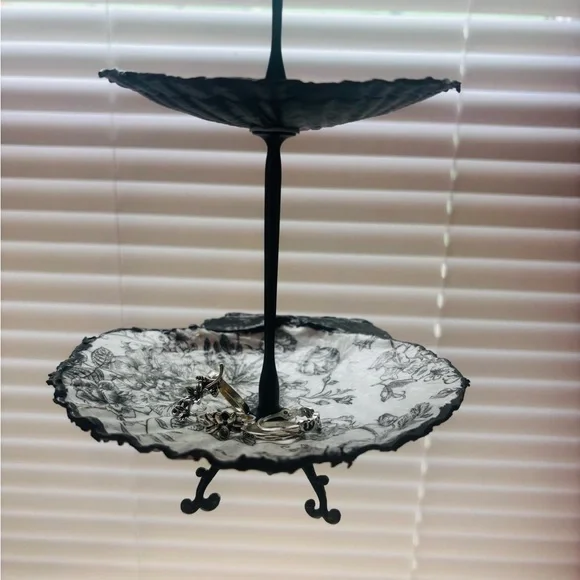Handmade 3 Tier Scallop Shell Jewelry Stand With Black Rose Decoupage design - Picture 4 of 9